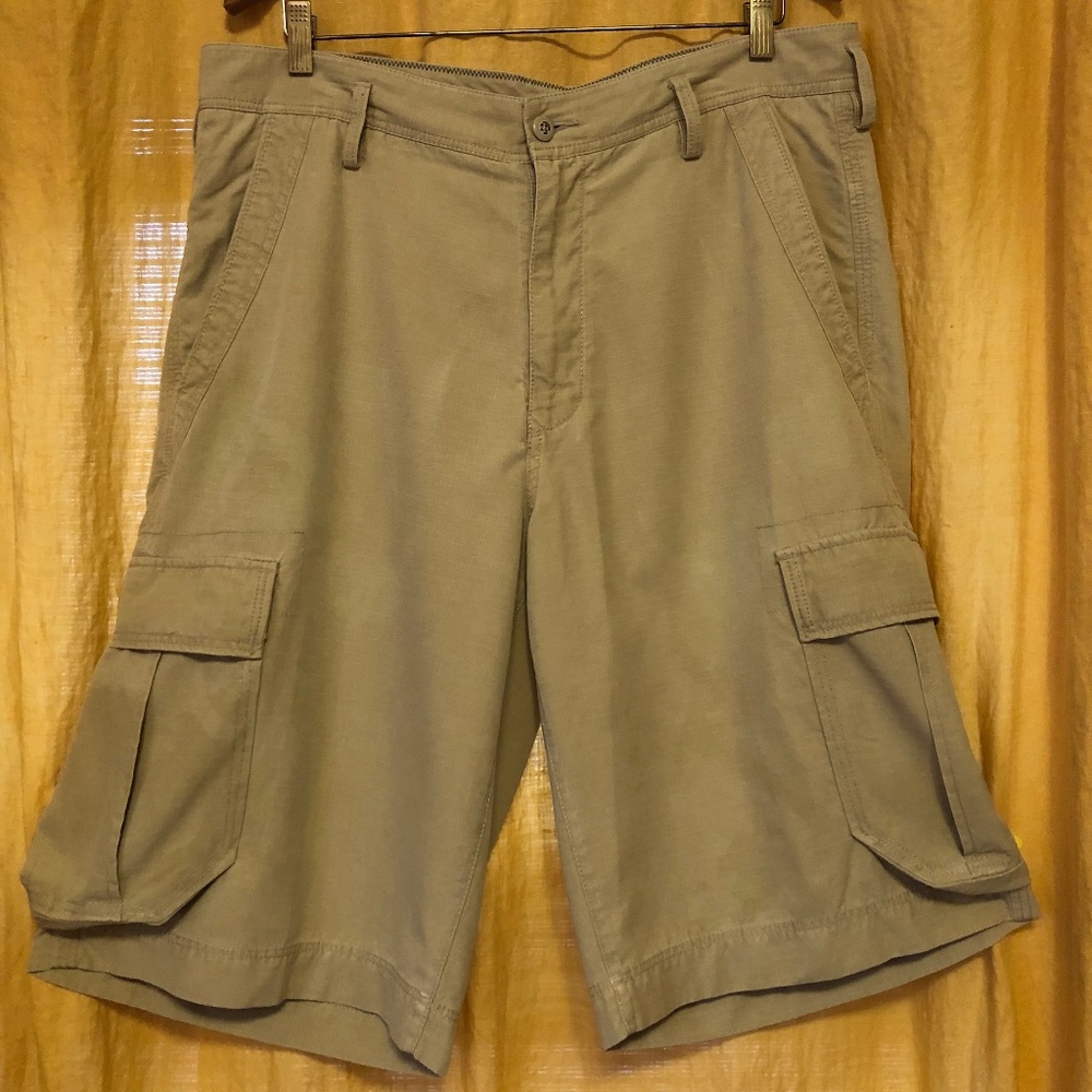 Tommy Bahama Silk/Cotton Cargo Shorts